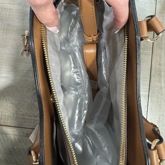 Elegant Multi-Color Tote - Picture 8 of 12